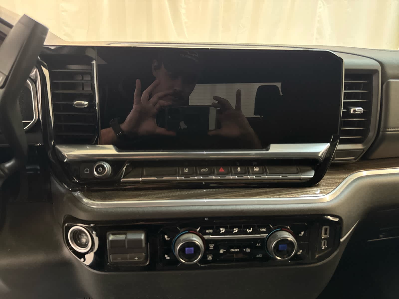 Thumbnail: 2025 Chevrolet Silverado 2500 - 18