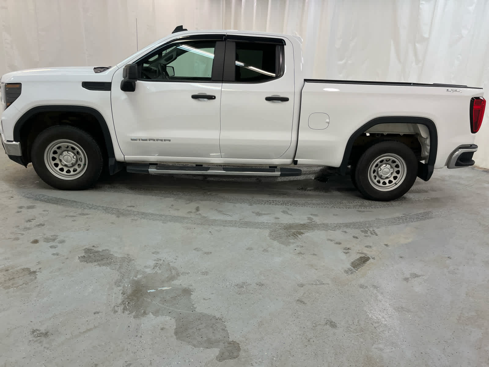 Thumbnail: 2024 GMC Sierra 1500 - 2