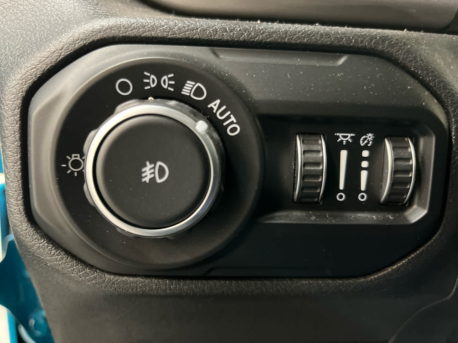 Thumbnail: 2020 Jeep Wrangler - 29