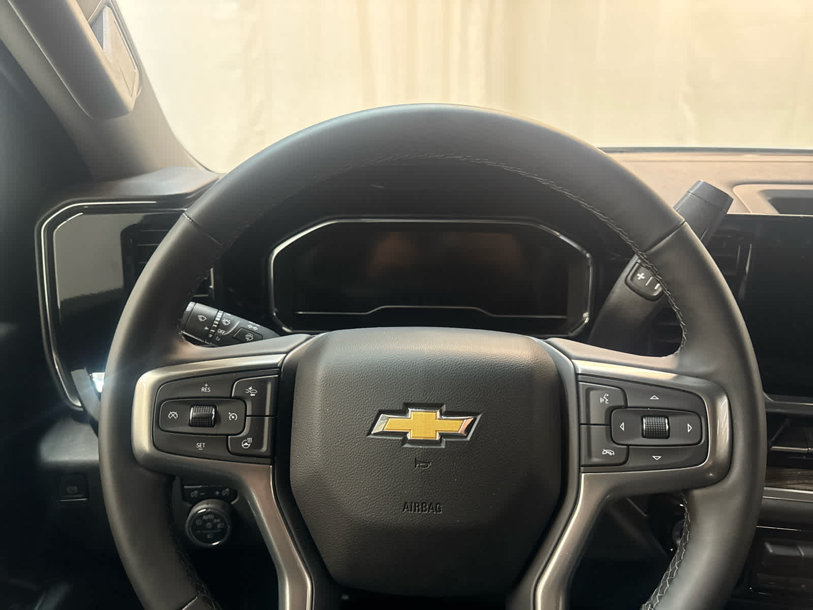 Thumbnail: 2025 Chevrolet Silverado 2500 - 16