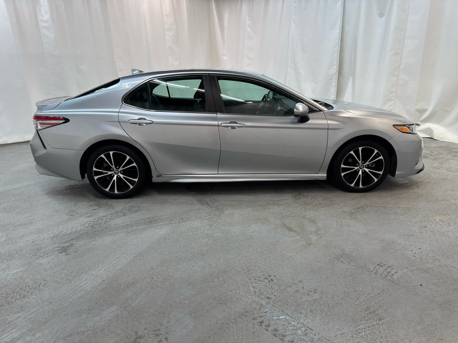 Thumbnail: 2019 Toyota Camry - 6
