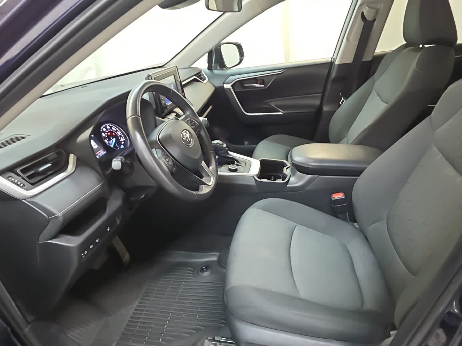 Thumbnail: 2022 Toyota RAV4 - 16