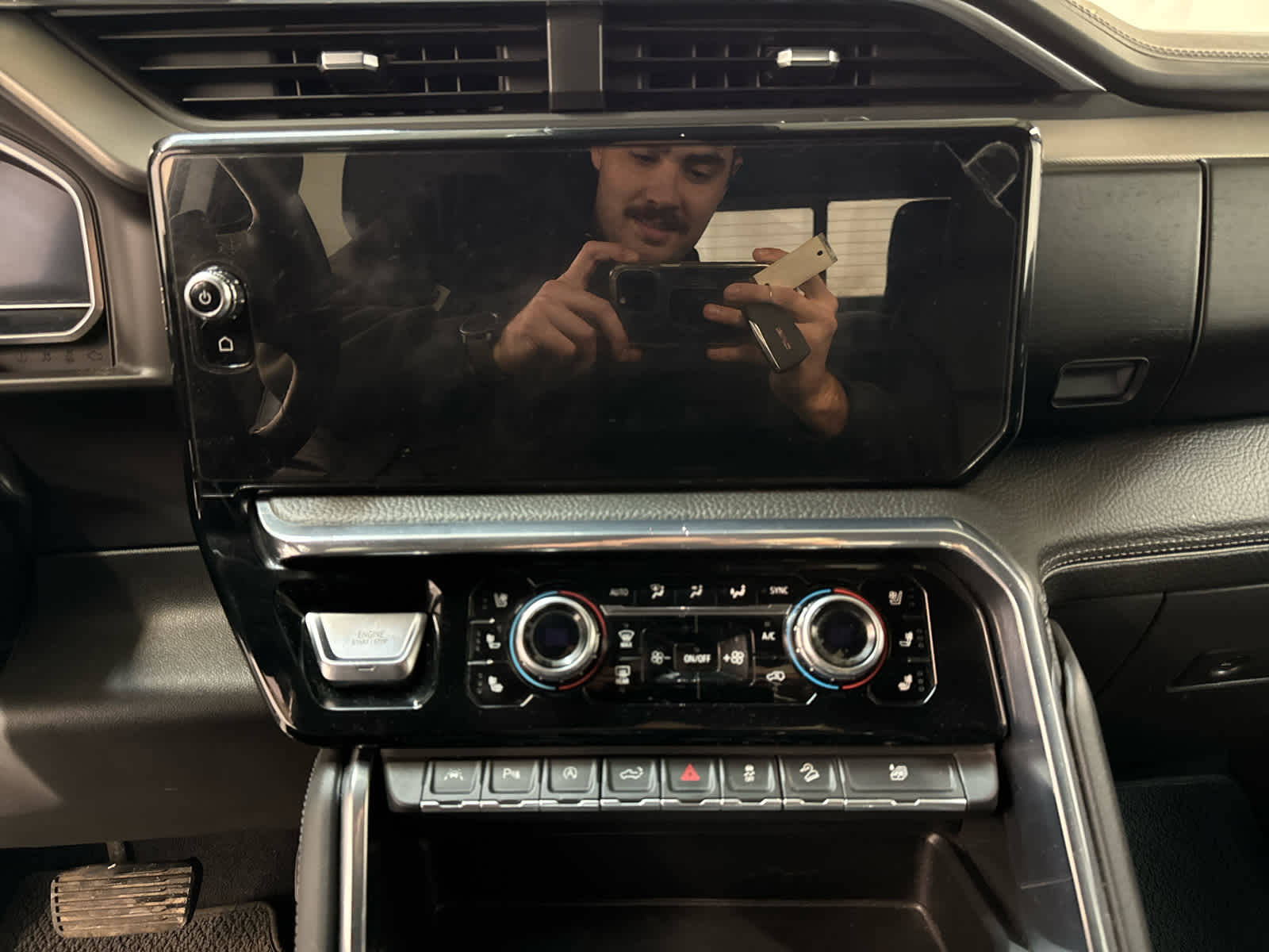 Thumbnail: 2024 GMC Sierra 1500 - 18