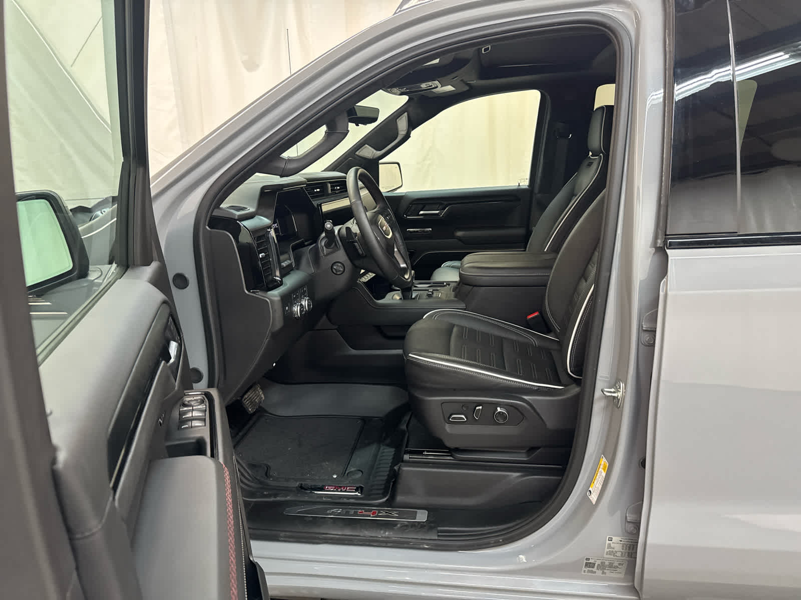 Thumbnail: 2025 GMC Sierra 1500 - 13