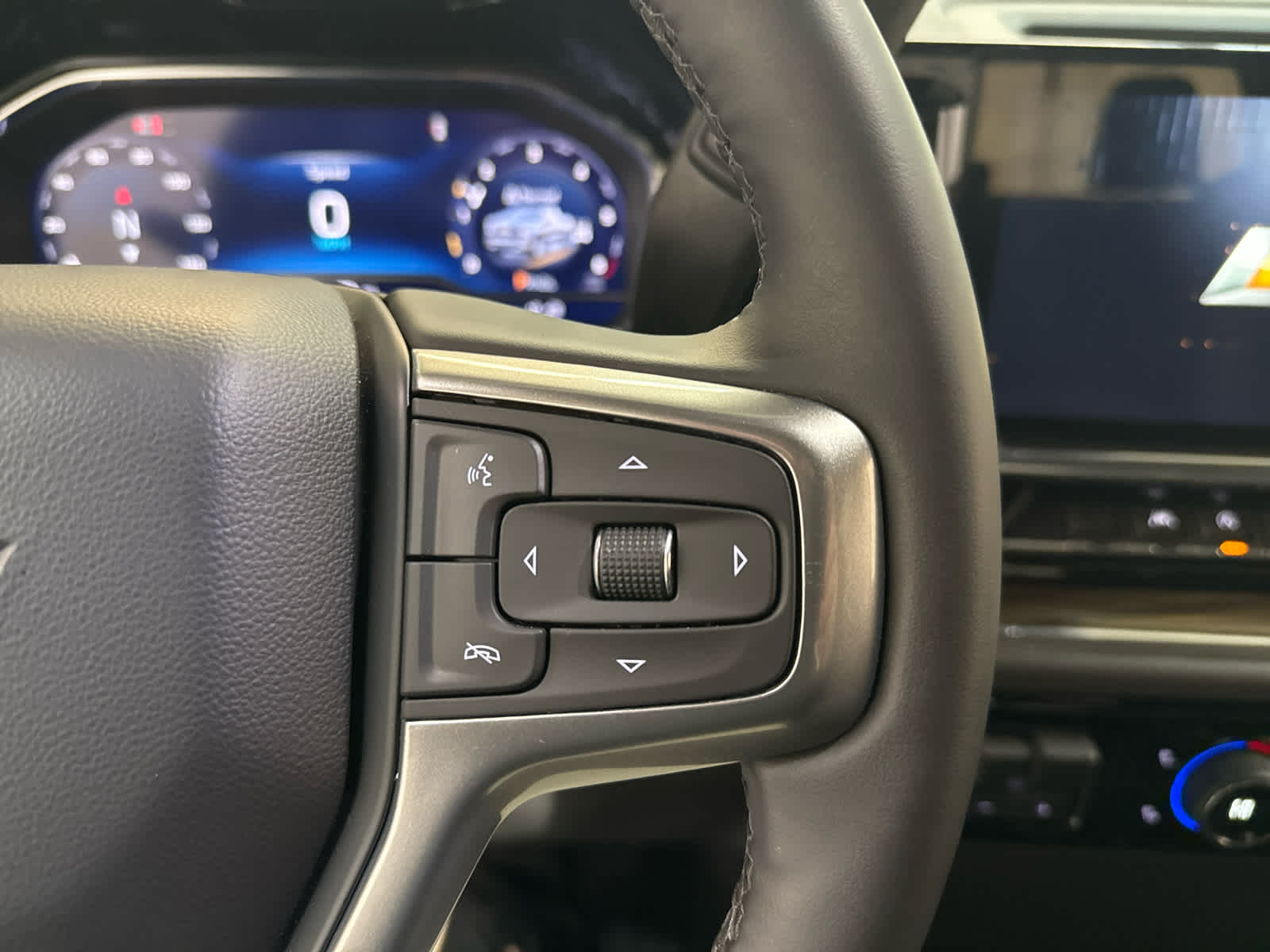 Thumbnail: 2024 Chevrolet Silverado 1500 - 18