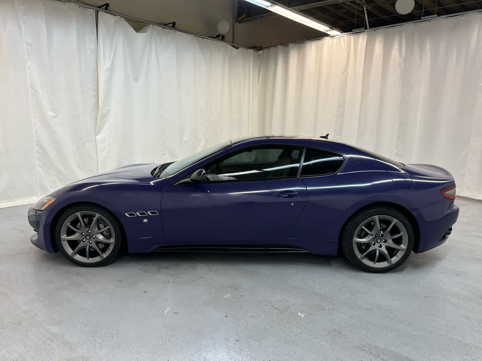 Thumbnail: 2016 Maserati GranTurismo - 2
