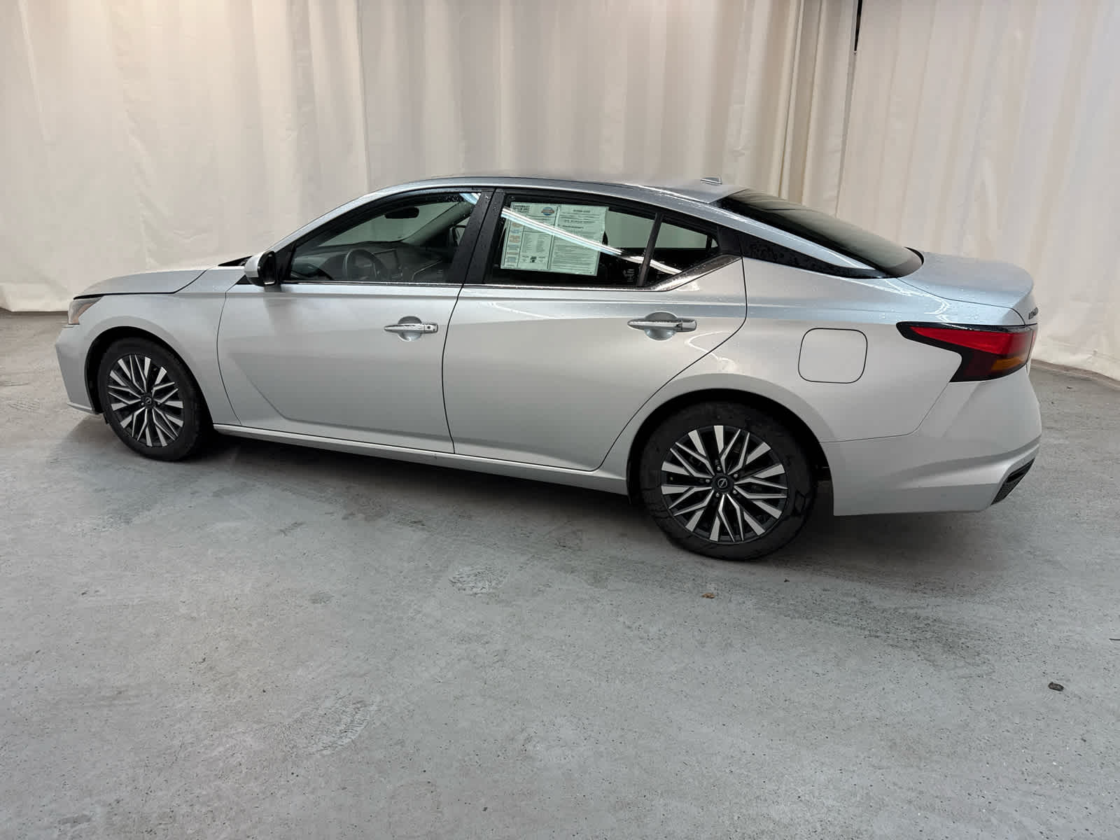 Thumbnail: 2023 Nissan Altima - 3