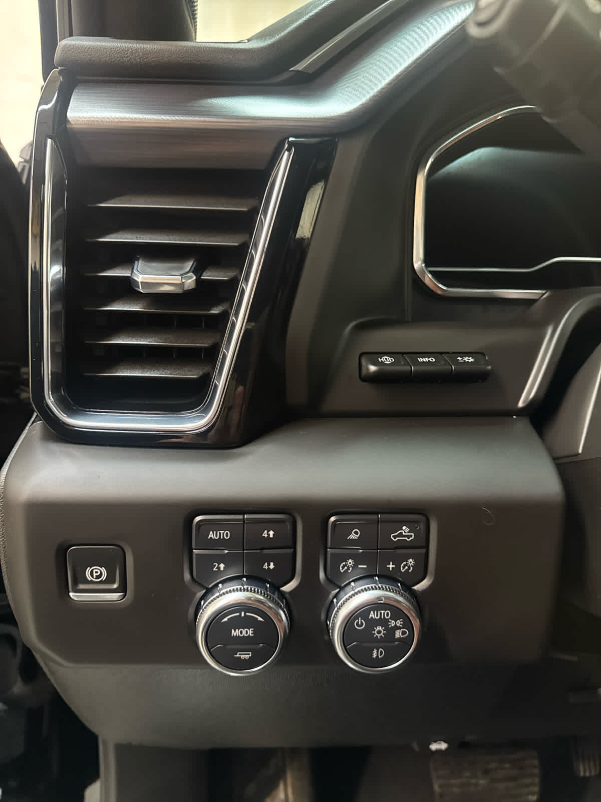 Thumbnail: 2025 GMC Sierra 2500 - 15