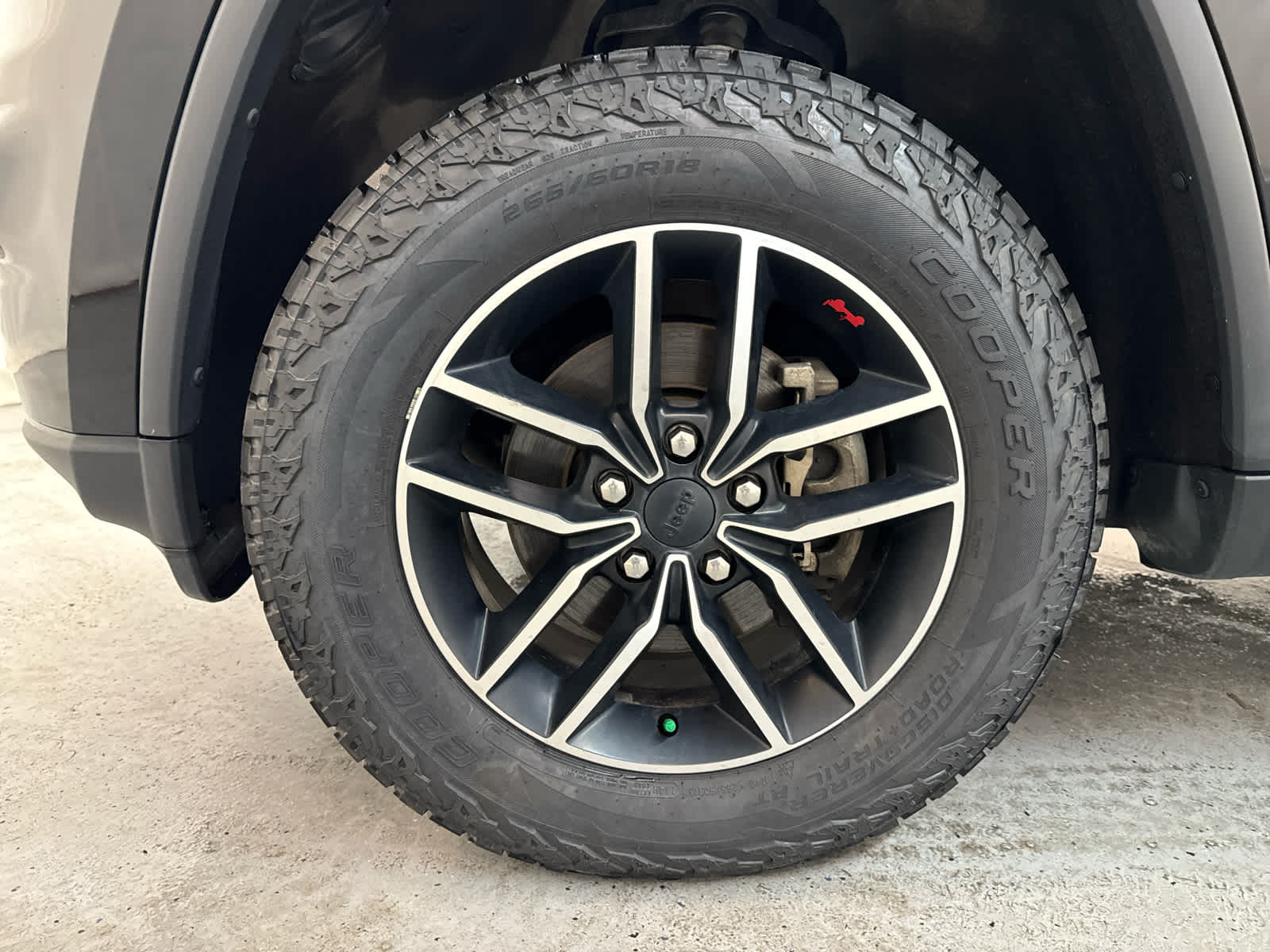 Thumbnail: 2019 Jeep Grand Cherokee - 9