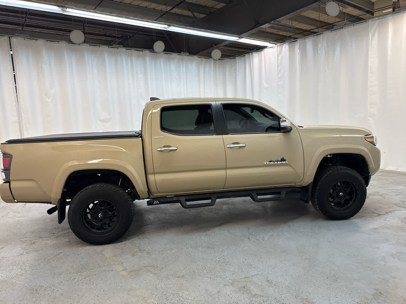 Thumbnail: 2020 Toyota Tacoma - 7