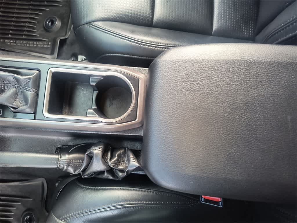 Thumbnail: 2020 Toyota Tacoma - 21