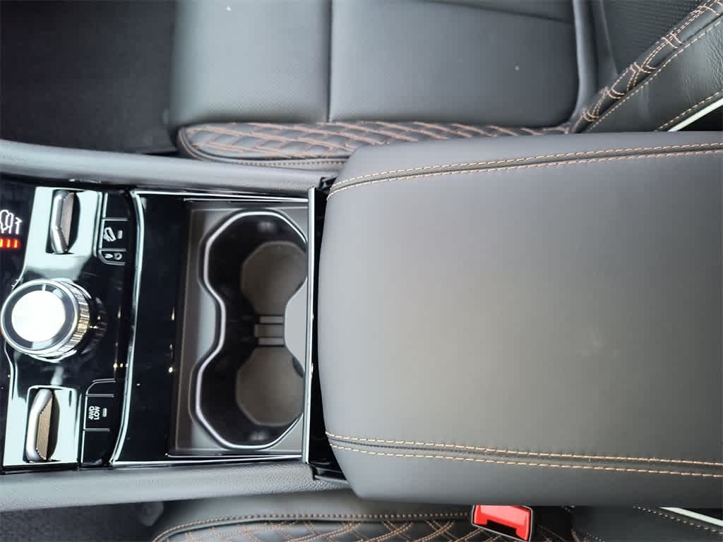 Thumbnail: 2025 Jeep Grand Cherokee L - 21