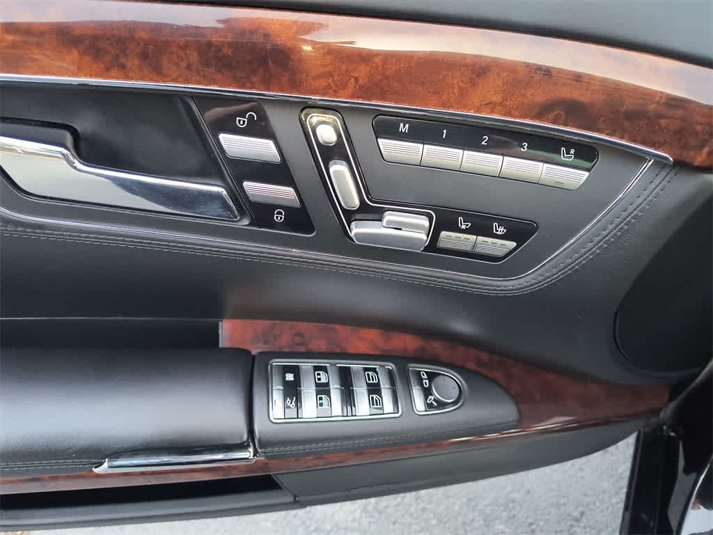 Thumbnail: 2008 Mercedes-Benz S-Class - 12