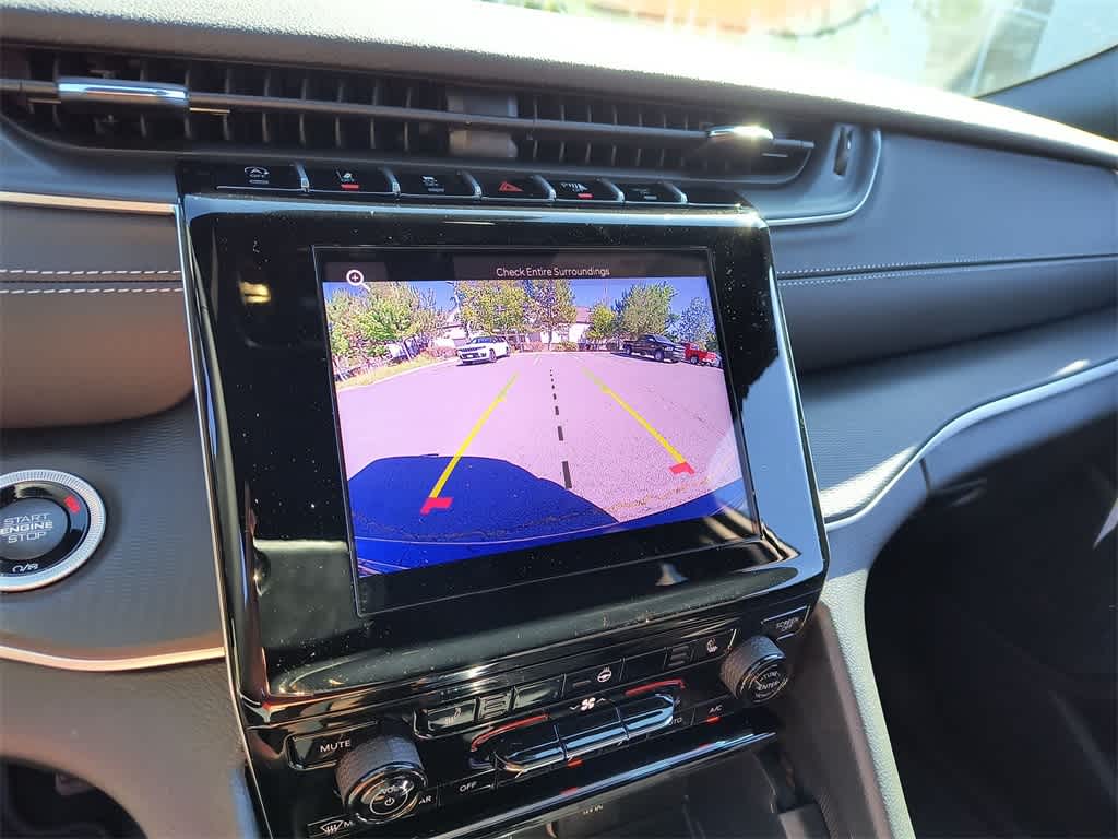 Thumbnail: 2025 Jeep Grand Cherokee - 17