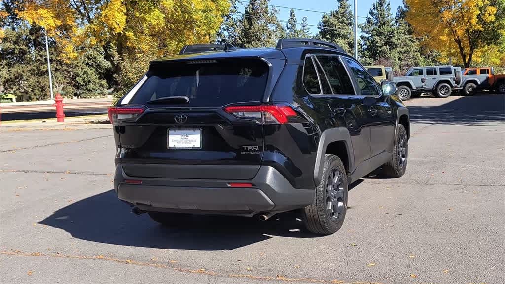 Thumbnail: 2022 Toyota RAV4 - 8