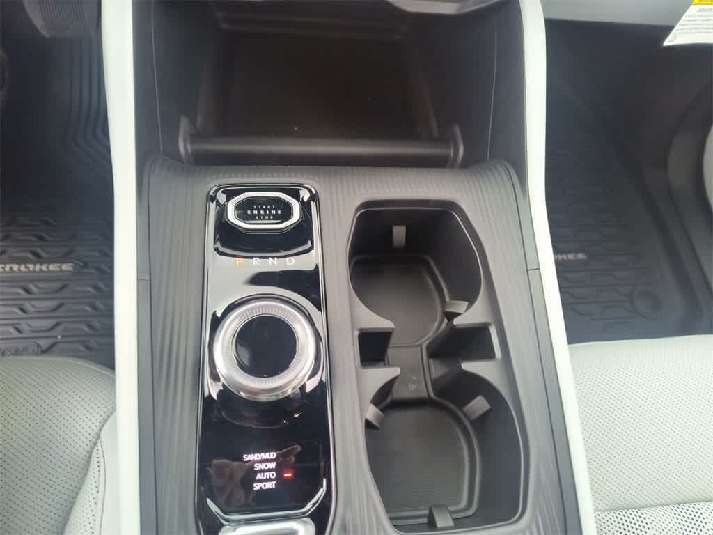 Thumbnail: 2026 Jeep Cherokee - 20