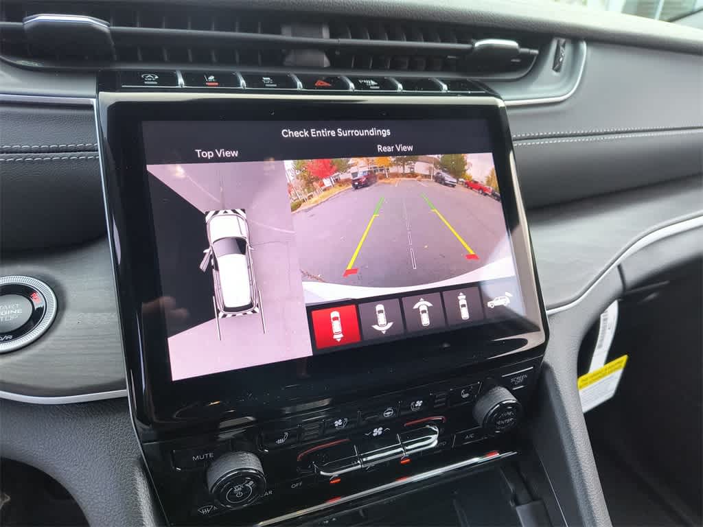 Thumbnail: 2025 Jeep Grand Cherokee - 17