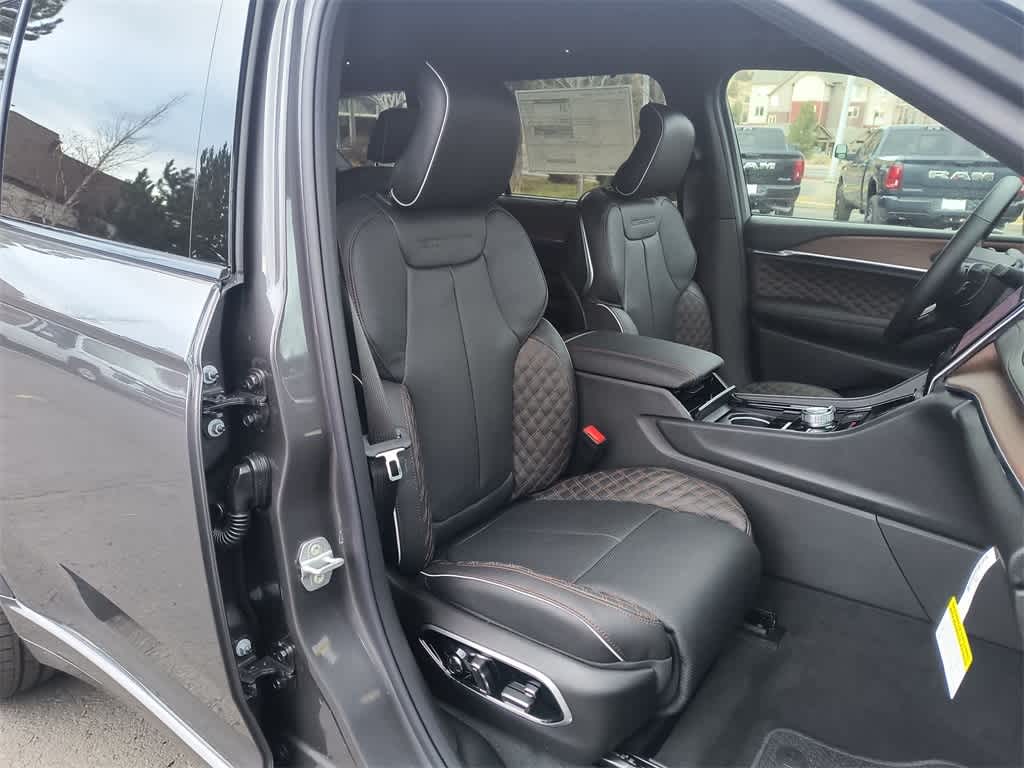 Thumbnail: 2025 Jeep Grand Cherokee L - 26