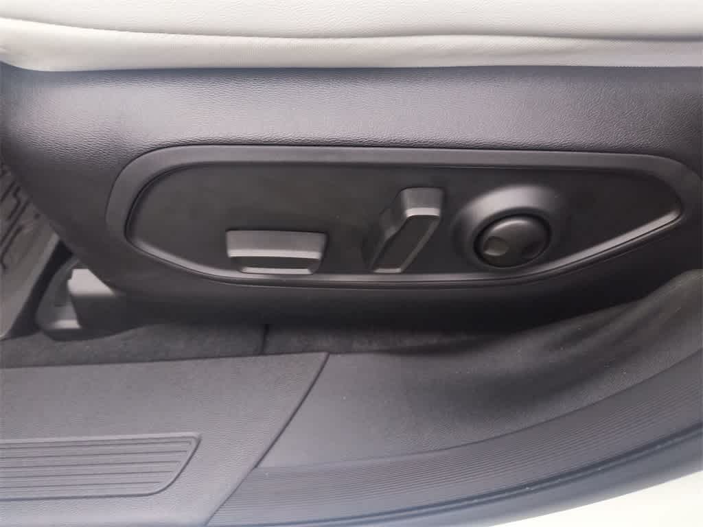 Thumbnail: 2026 Jeep Cherokee - 12