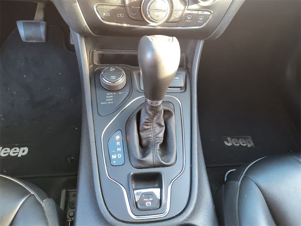 Thumbnail: 2019 Jeep Cherokee - 19