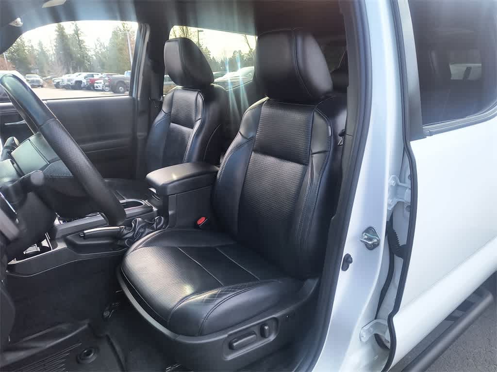 Thumbnail: 2020 Toyota Tacoma - 11