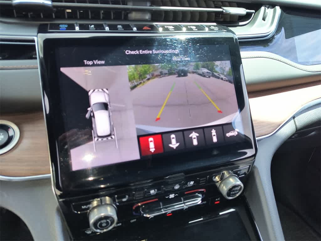 2022 Jeep Grand Cherokee Summit 4xe 17
