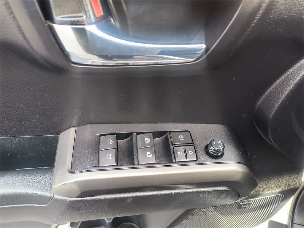 Thumbnail: 2020 Toyota Tacoma - 13