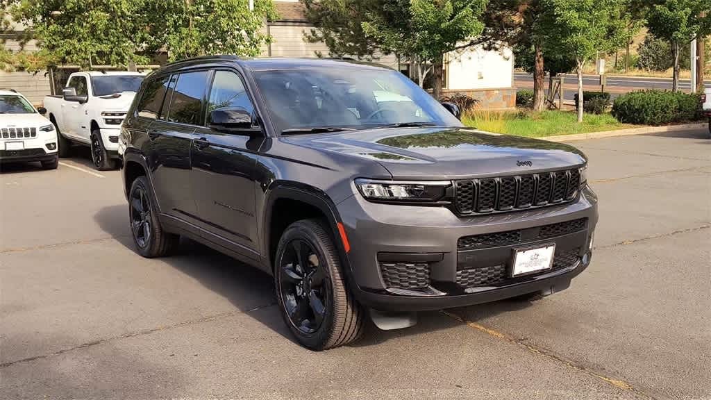 New 2025 Jeep Grand Cherokee L Altitude SUV