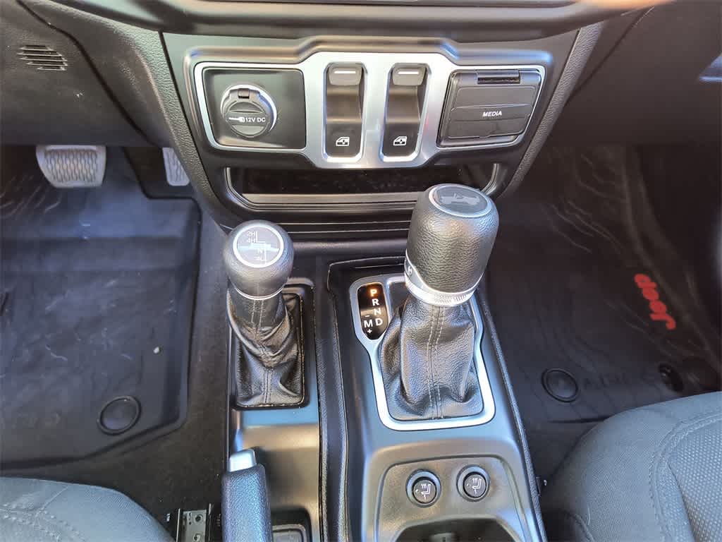 Thumbnail: 2020 Jeep Wrangler - 19