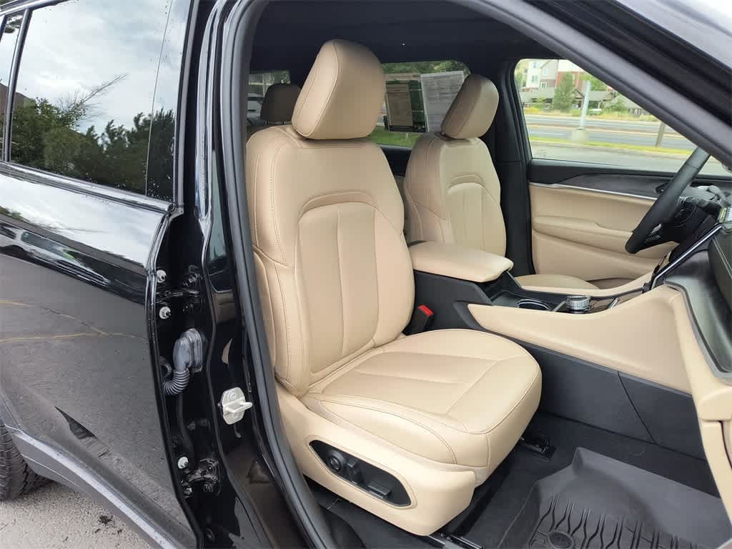 Thumbnail: 2024 Jeep Grand Cherokee L - 26