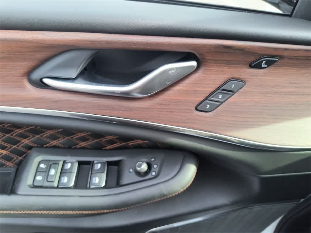 Thumbnail: 2025 Jeep Grand Cherokee L - 13