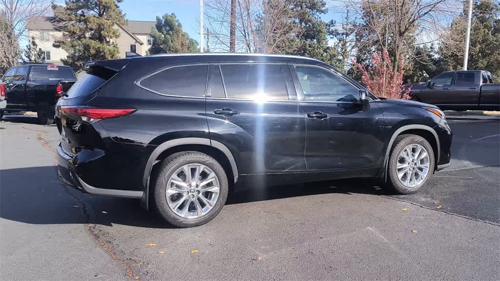 Thumbnail: 2020 Toyota Highlander - 9