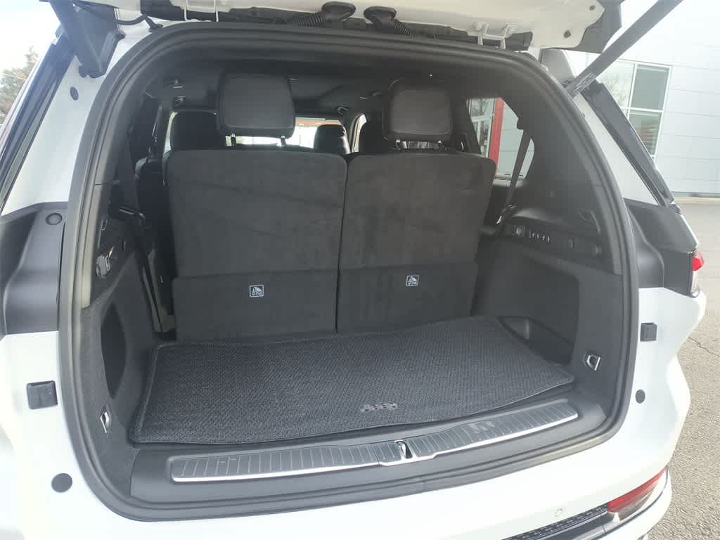 Thumbnail: 2025 Jeep Grand Cherokee L - 25