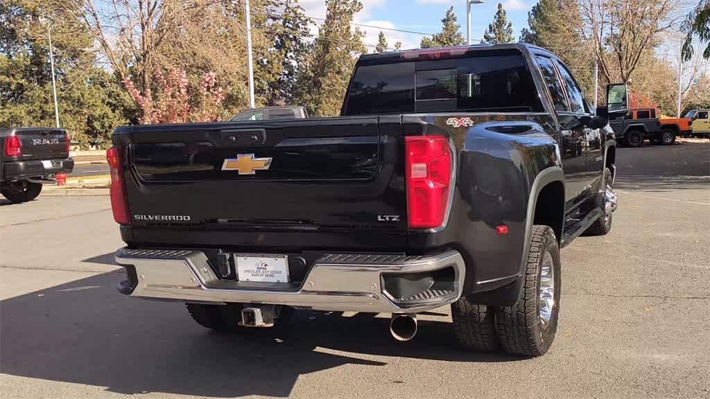 Thumbnail: 2022 Chevrolet Silverado 3500 - 8