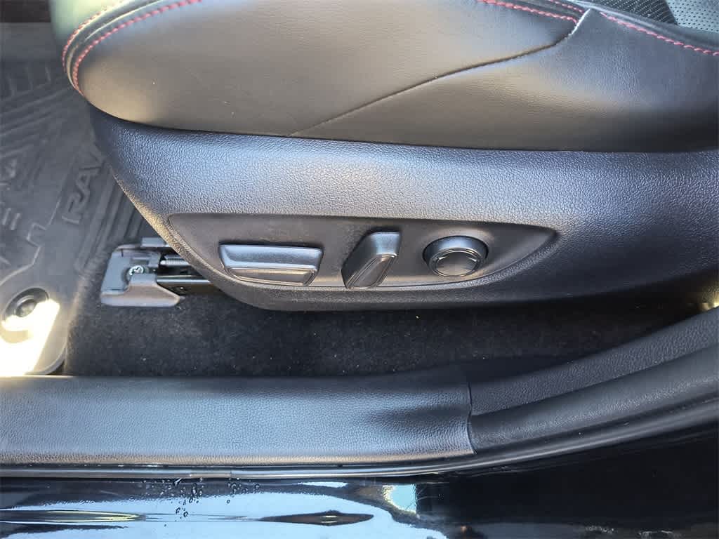 Thumbnail: 2022 Toyota RAV4 - 12