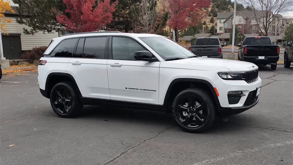 Thumbnail: 2025 Jeep Grand Cherokee - 2