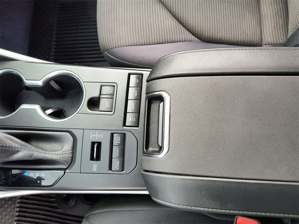 Thumbnail: 2022 Toyota Highlander - 20