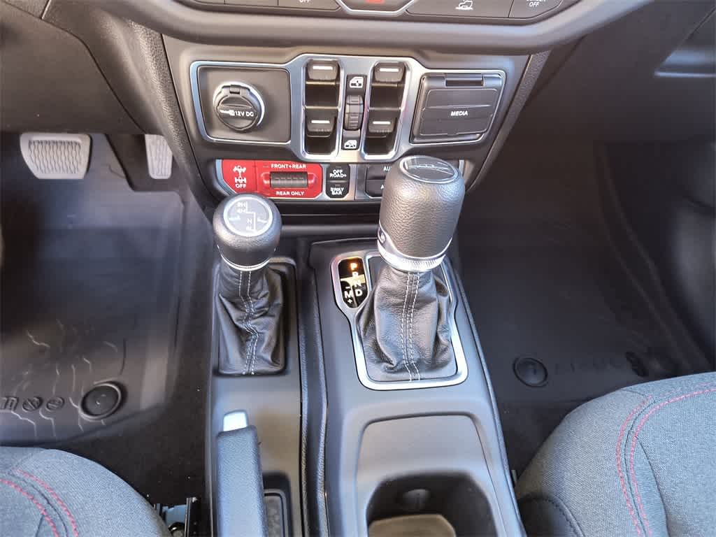 Thumbnail: 2025 Jeep Gladiator - 19