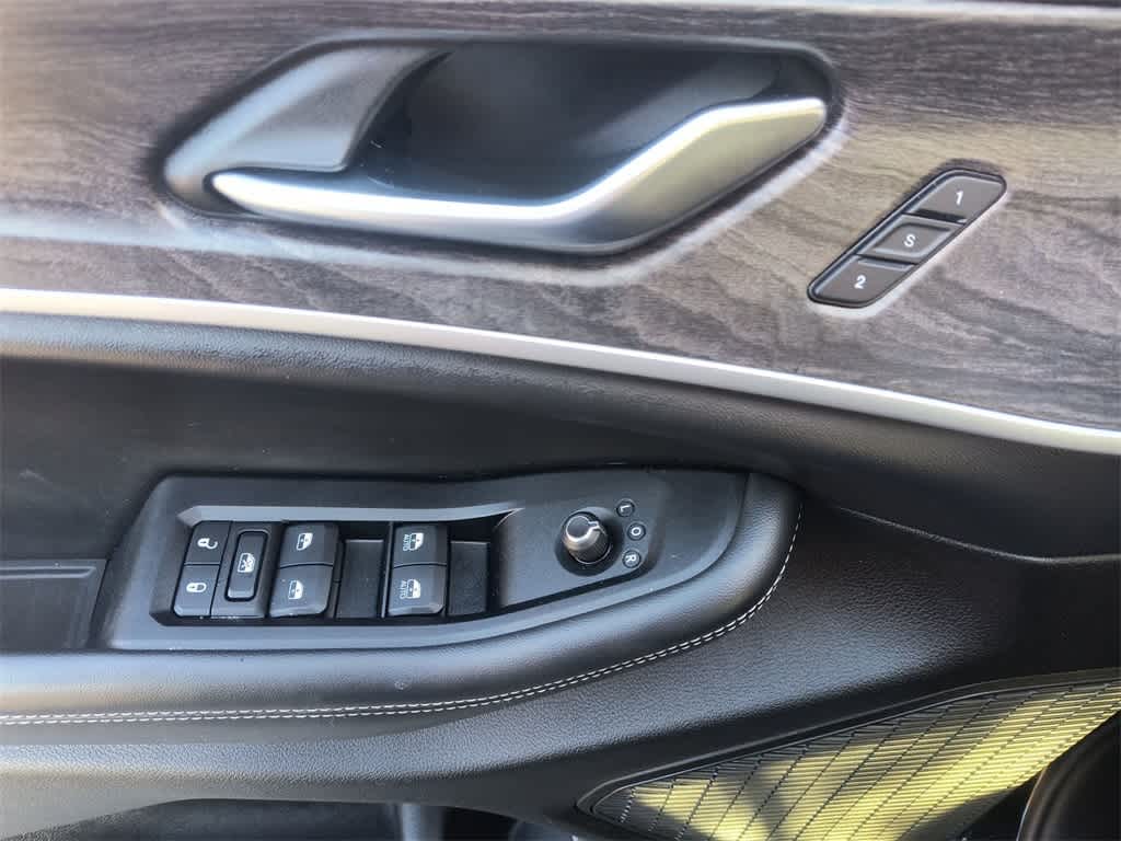 Thumbnail: 2023 Jeep Grand Cherokee - 13