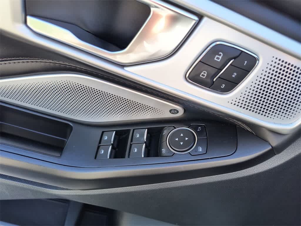 Thumbnail: 2020 Ford Explorer - 13