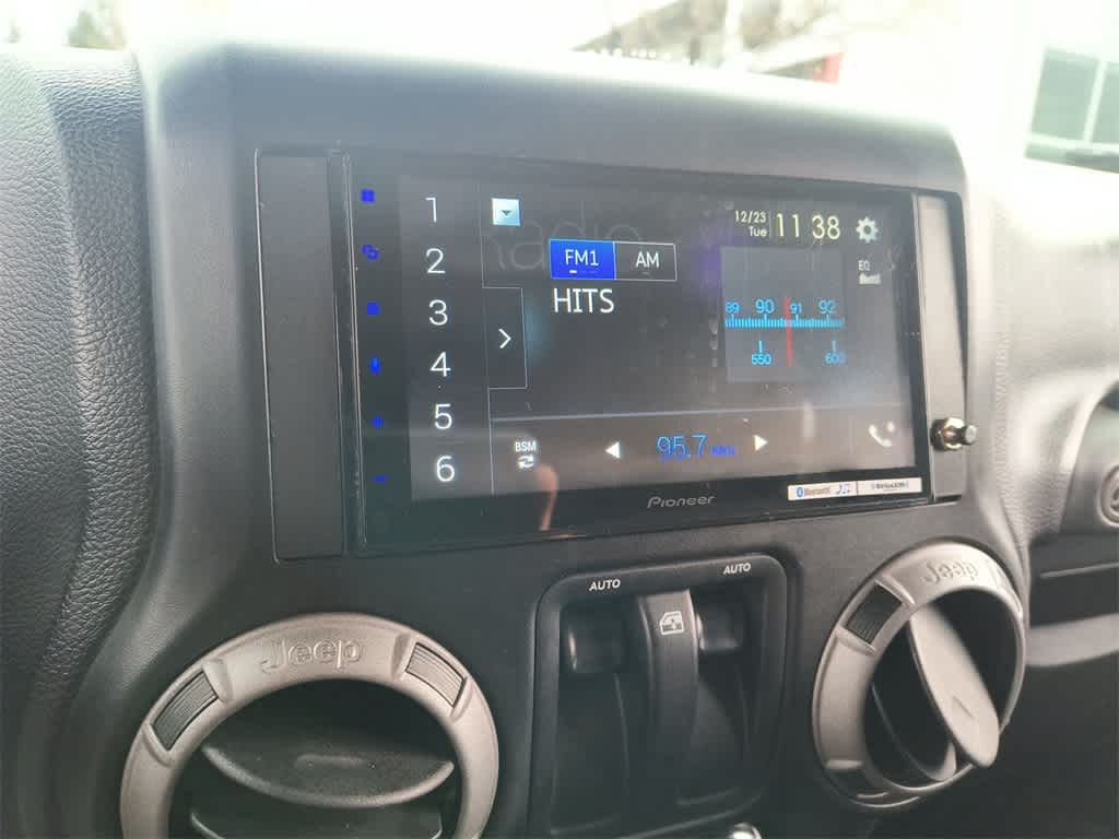 Thumbnail: 2013 Jeep Wrangler - 16