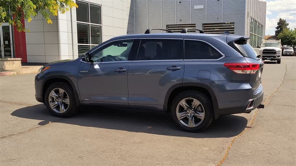 Thumbnail: 2017 Toyota Highlander - 6