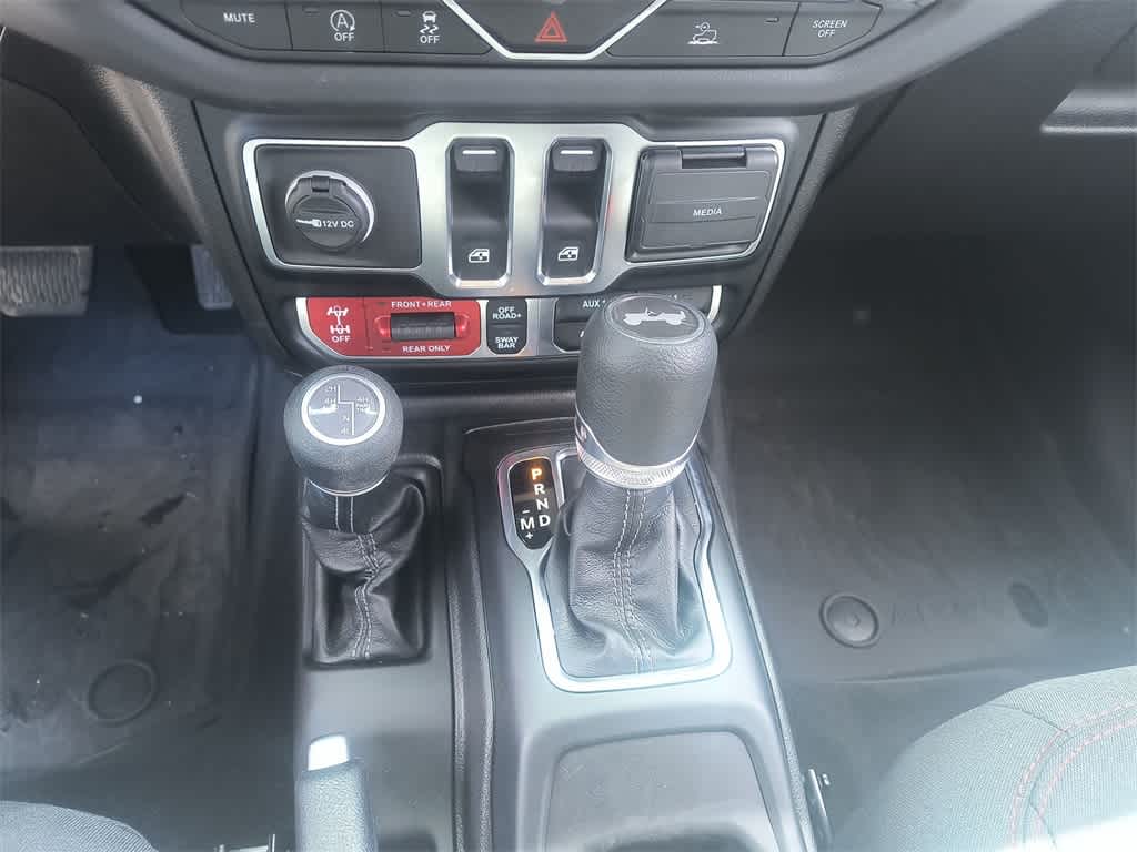2024 Jeep Wrangler Rubicon 19