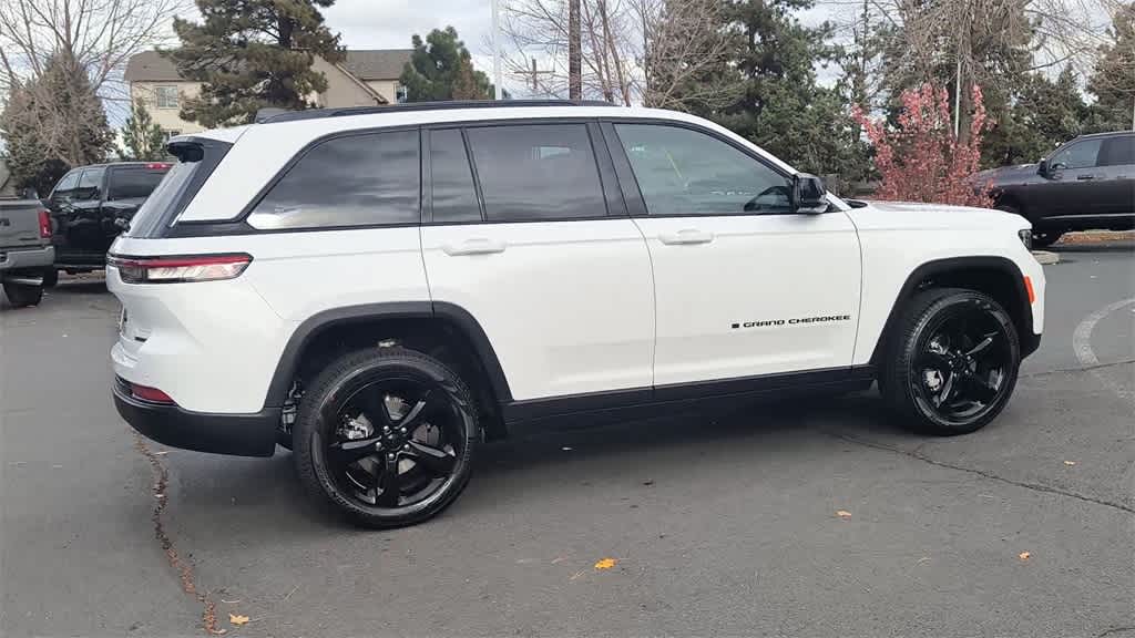 Thumbnail: 2025 Jeep Grand Cherokee - 9