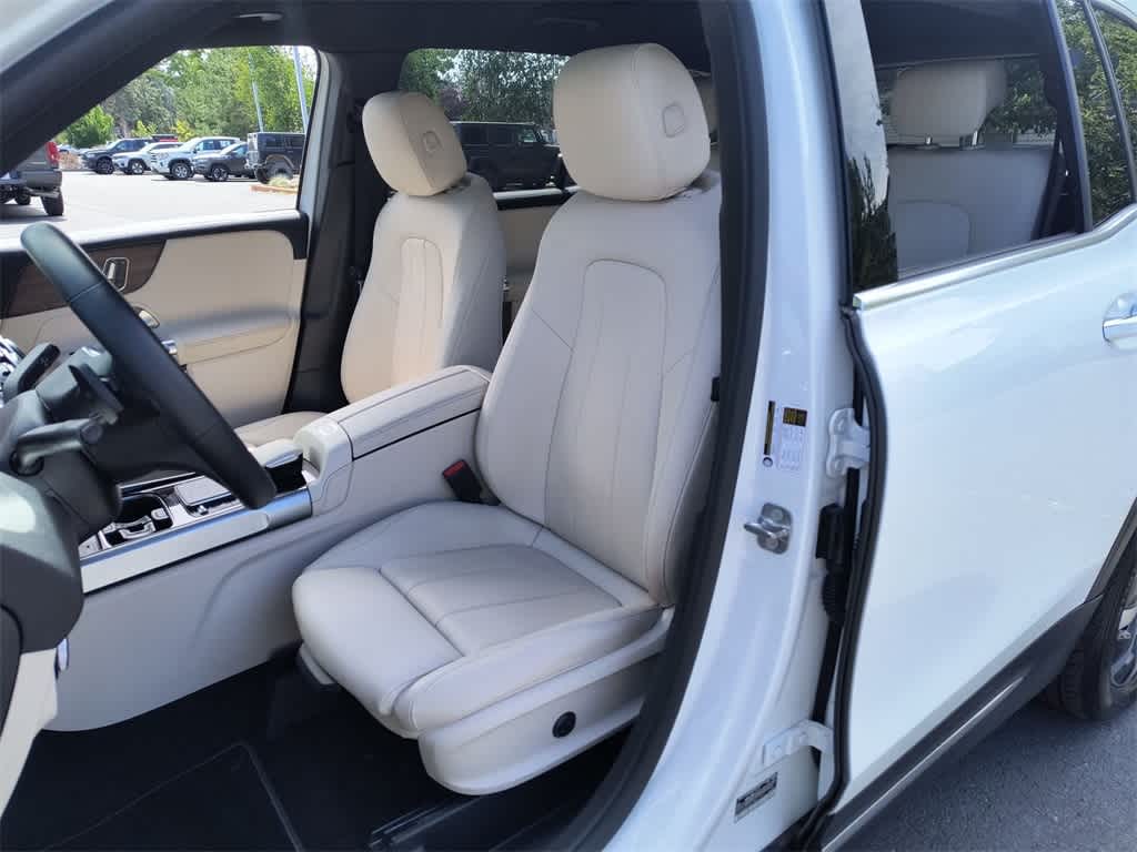 Thumbnail: 2023 Mercedes-Benz GLB - 11