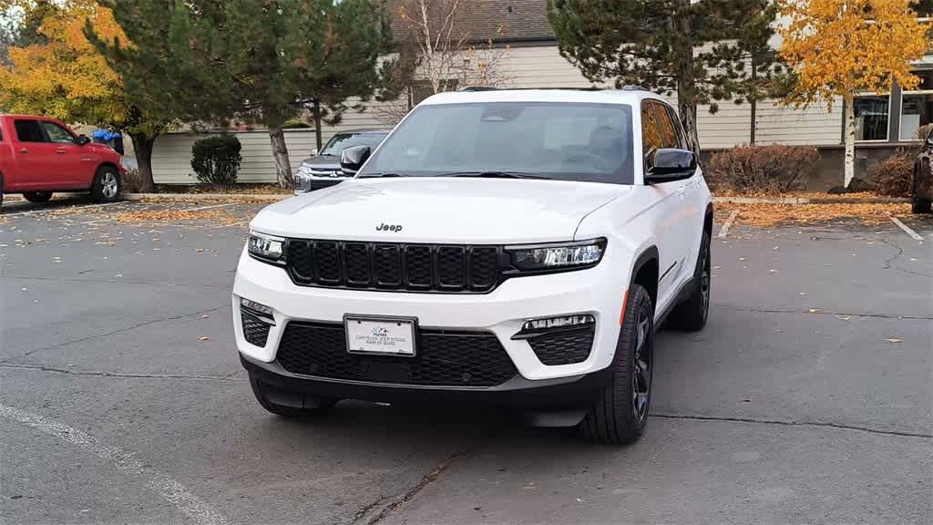 Thumbnail: 2025 Jeep Grand Cherokee - 4