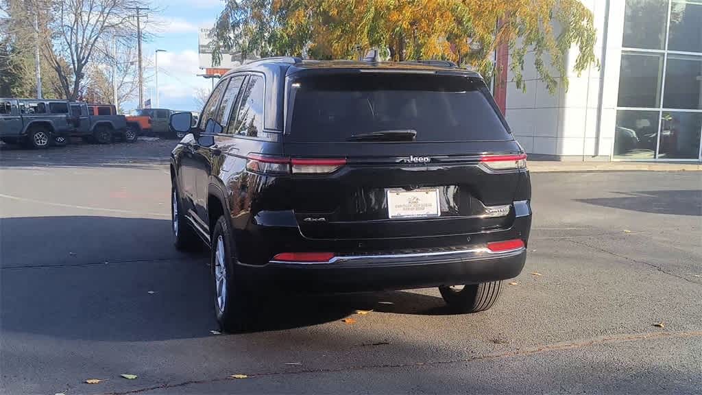 Thumbnail: 2023 Jeep Grand Cherokee - 7