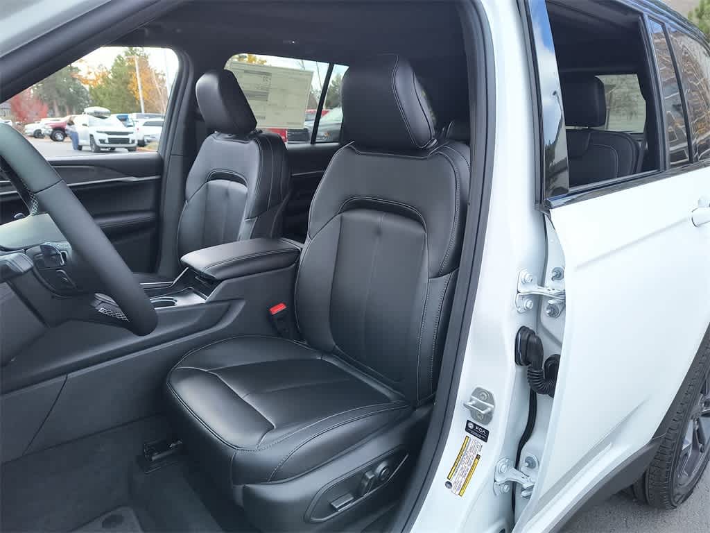 Thumbnail: 2025 Jeep Grand Cherokee - 11