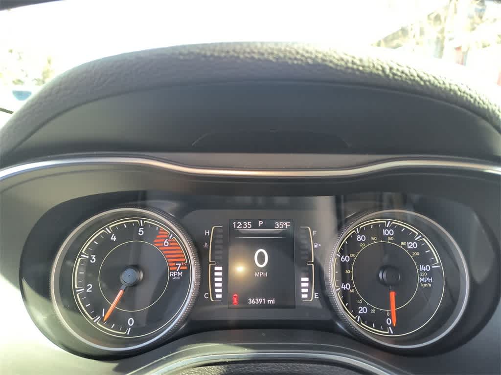 Thumbnail: 2019 Jeep Cherokee - 15