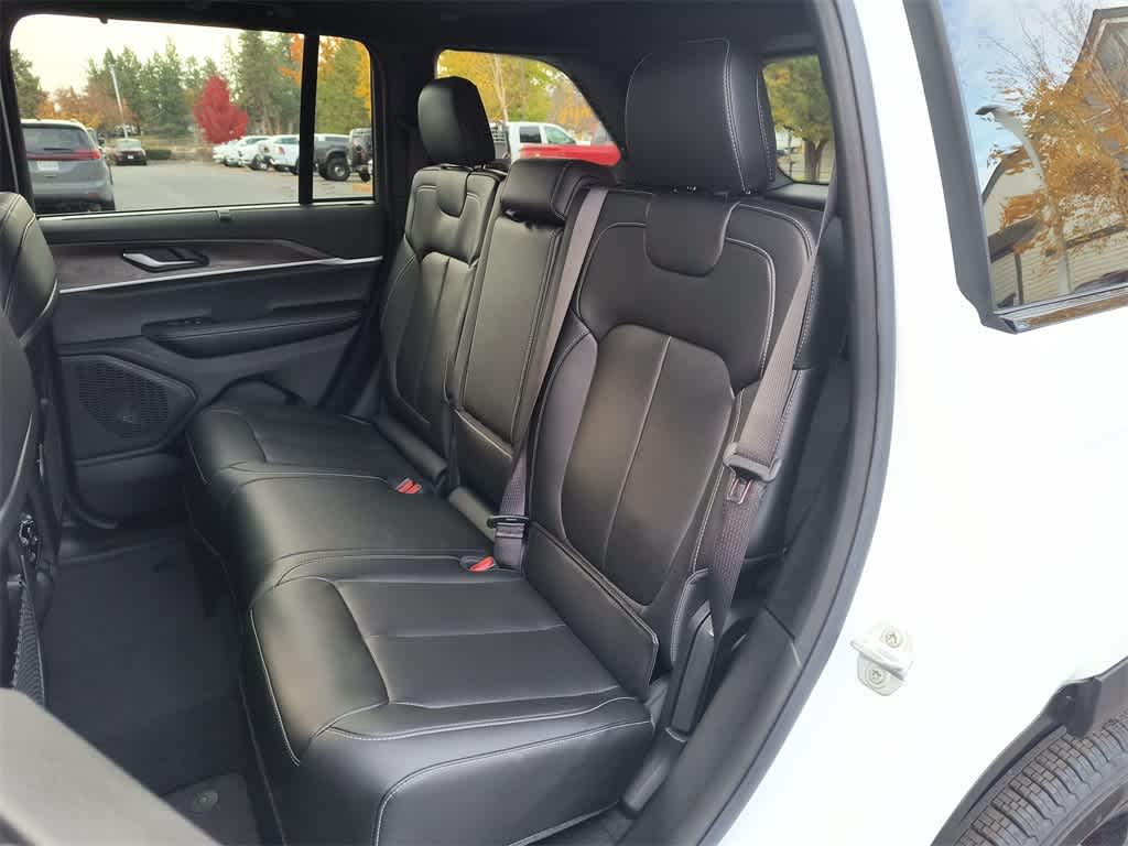 Thumbnail: 2025 Jeep Grand Cherokee - 23